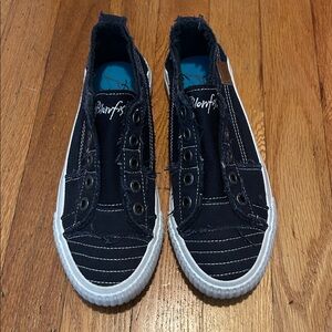 Blowfish Malibu Navy Low Top Slip On Sneakers Shoes Womens  6.5 💙